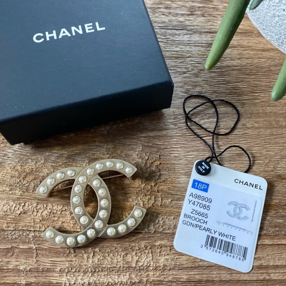 CHANEL Golden Metallic & Pearl CC Brooch Pin